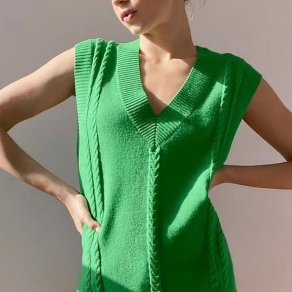 Aritzia Sunday Best Winston Green Cable Knit Sweater Vest - Picture 1 of 8